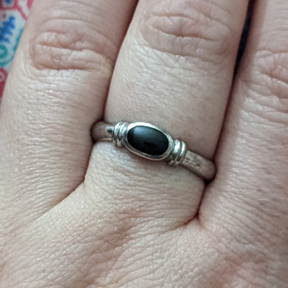 Silver ring - Picture 1 of 2